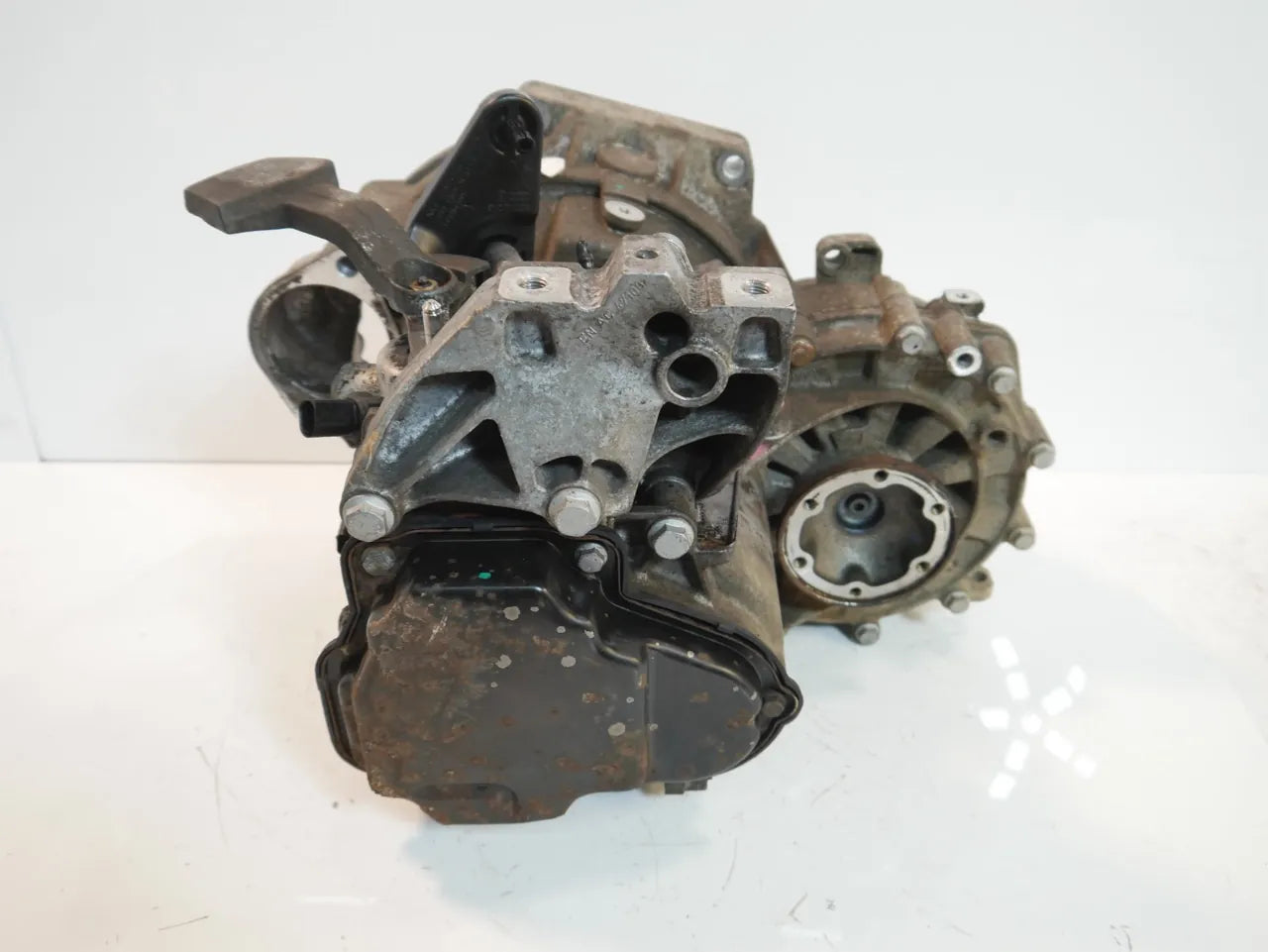 Caja de cambios manual Volkswagen Audi Passat A3 1.6 TDI CAYC CAY LHW 0A4300046E 5 velocidades