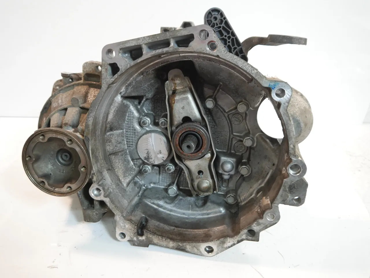 Caja de cambios manual Volkswagen Audi Passat A3 1.6 TDI CAYC CAY LHW 0A4300046E 5 velocidades