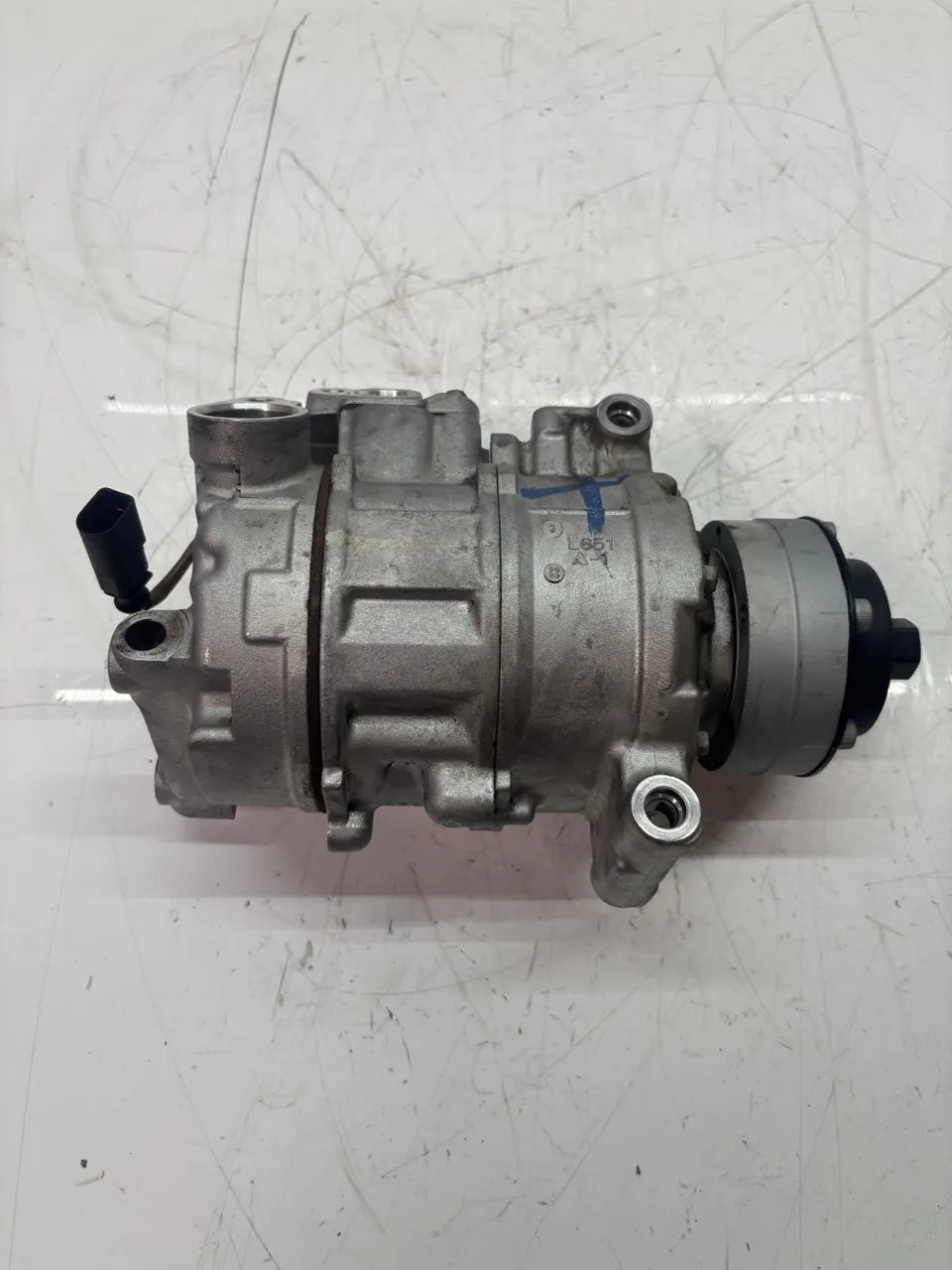 Compresor de aire acondicionado Audi A8 D4 4.2 V8 FSI CDRA CDR 4H0260805G