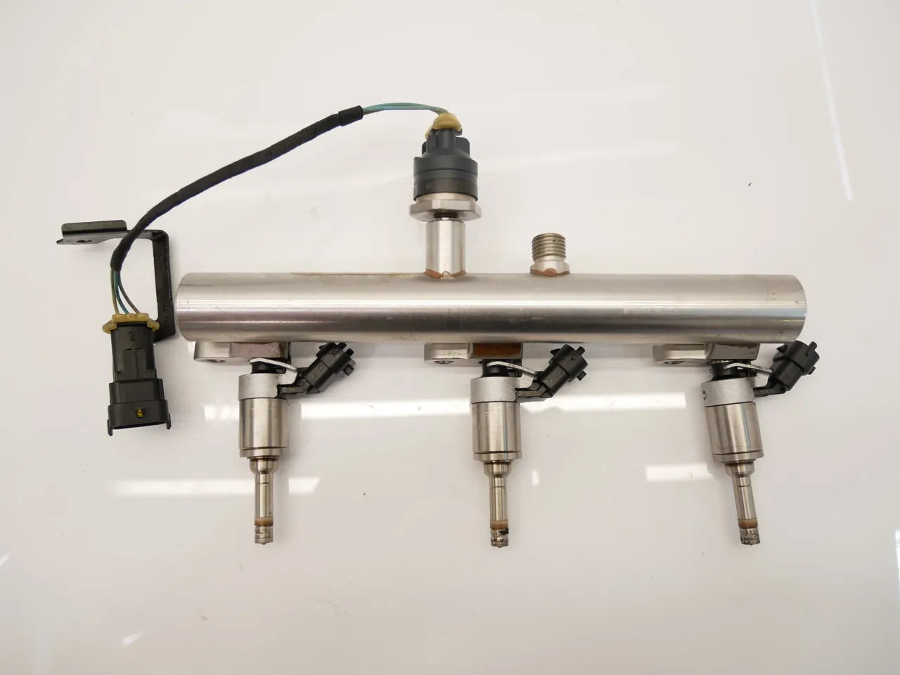 Riel inyector Alfa Romeo Guilia 952 2.9 670052588 670050436 00670050573