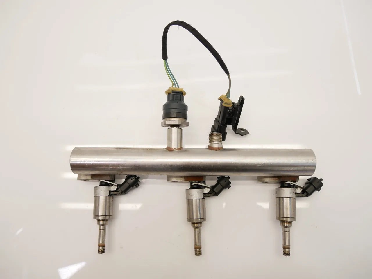 Carril del inyector Alfa Romeo Guilia 952 2.9 670052588 00670050573 289576