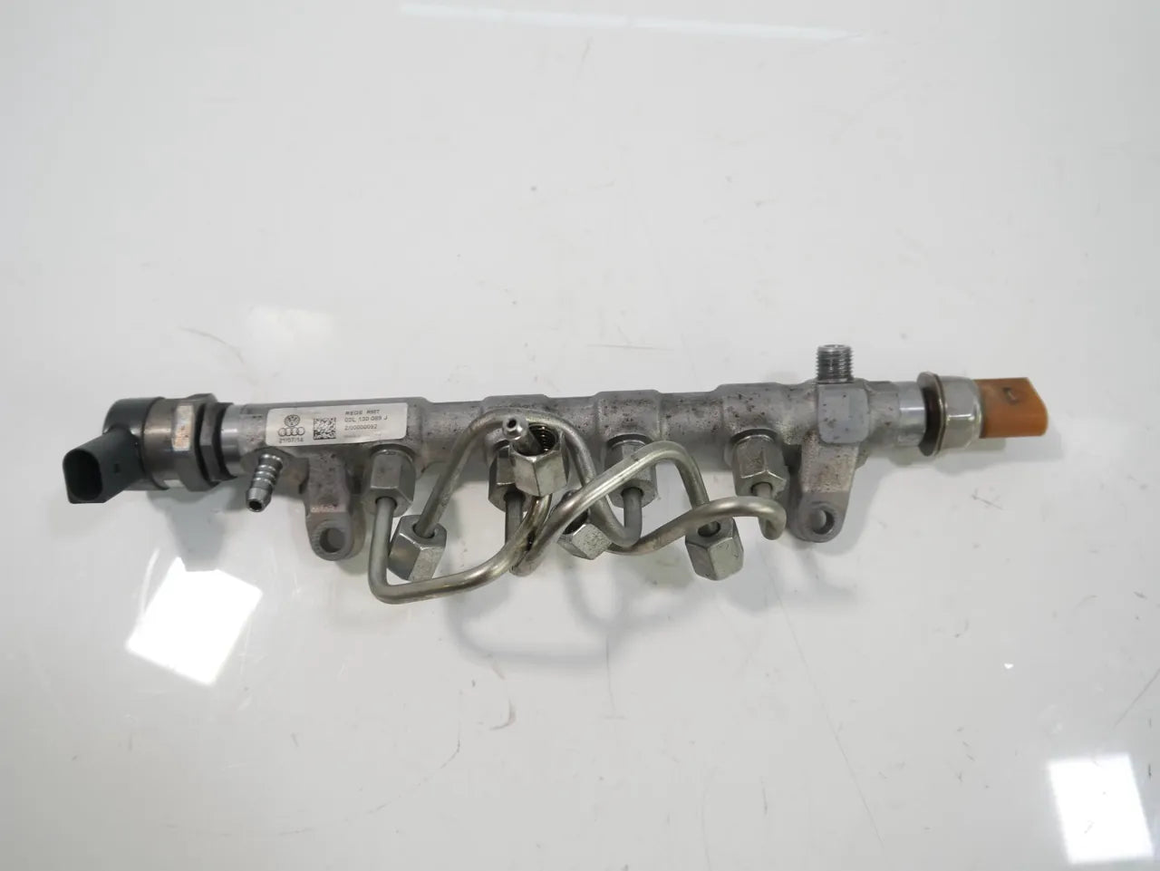 Tubo de ferrocarril Volkswagen Audi Skoda A3 Superb CC 2.0 TDI CFFB CFF 03L130089J