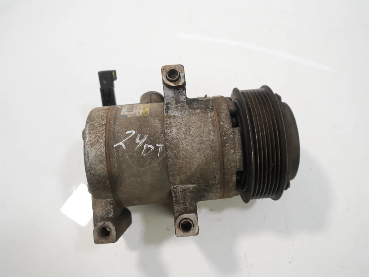 Compresor de aire acondicionado Ford Ranger TKE 2.2 TDCi GBVAJQJ ENQJ T22DD0P QJ2R