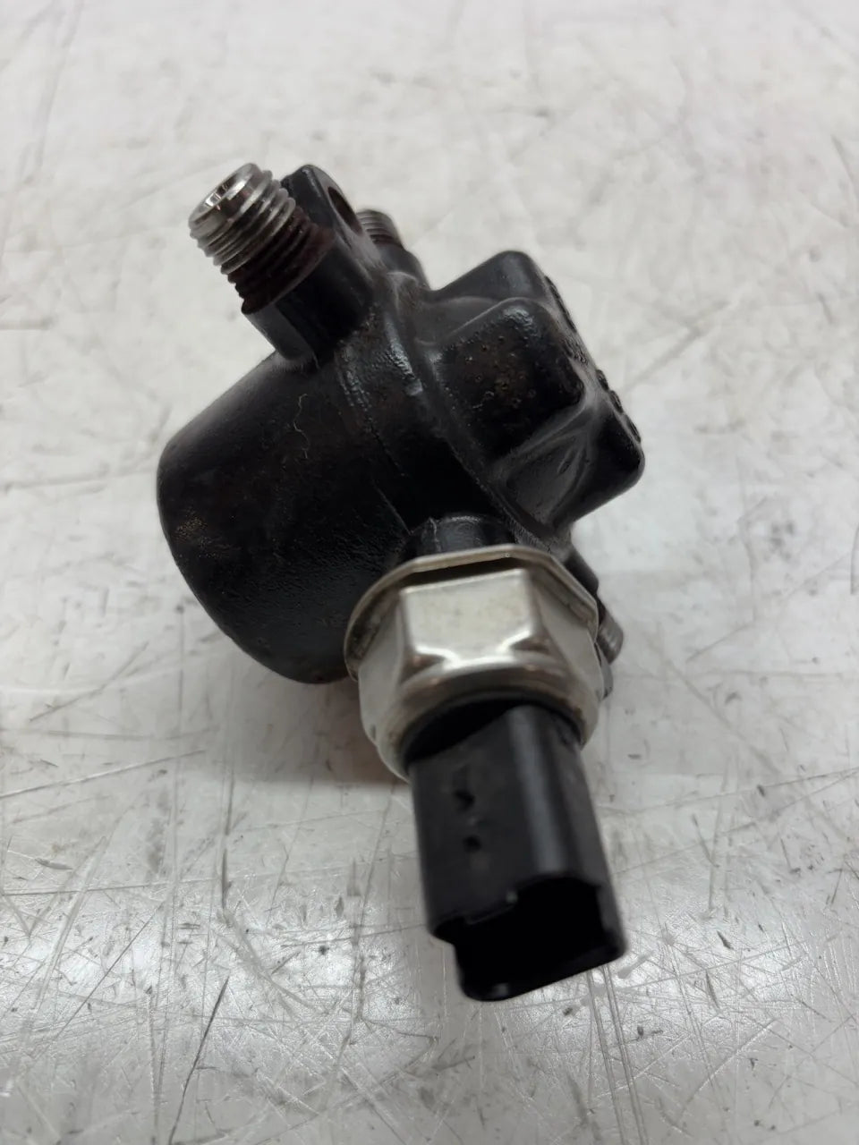 Tubo de raíl Renault Kangoo II 1.5 dCi K9K802 K9K 8200584034