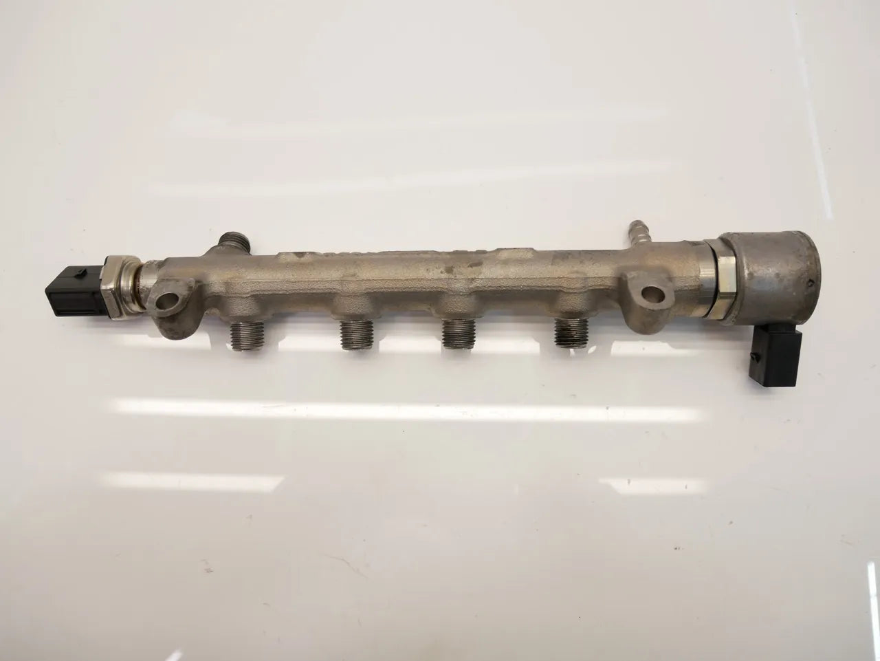 Tubo de ferrocarril Skoda Volkswagen Audi Seat Superb Passat A3 2.0 TDI DTSB DTS 05L089