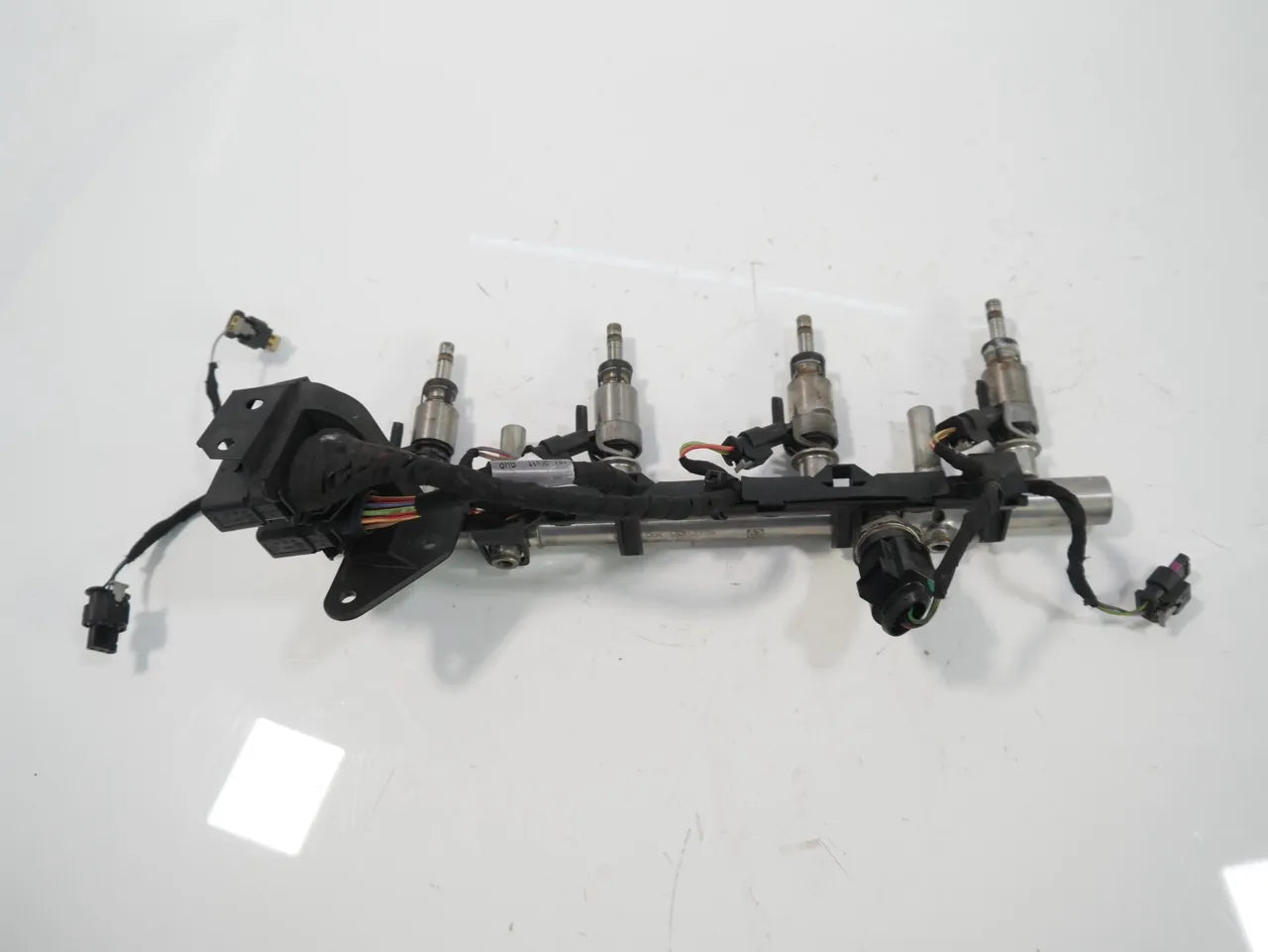 Rampa inyectora Audi Seat S3 Leon 2.0 quattro CJXC CJX 06K133317G