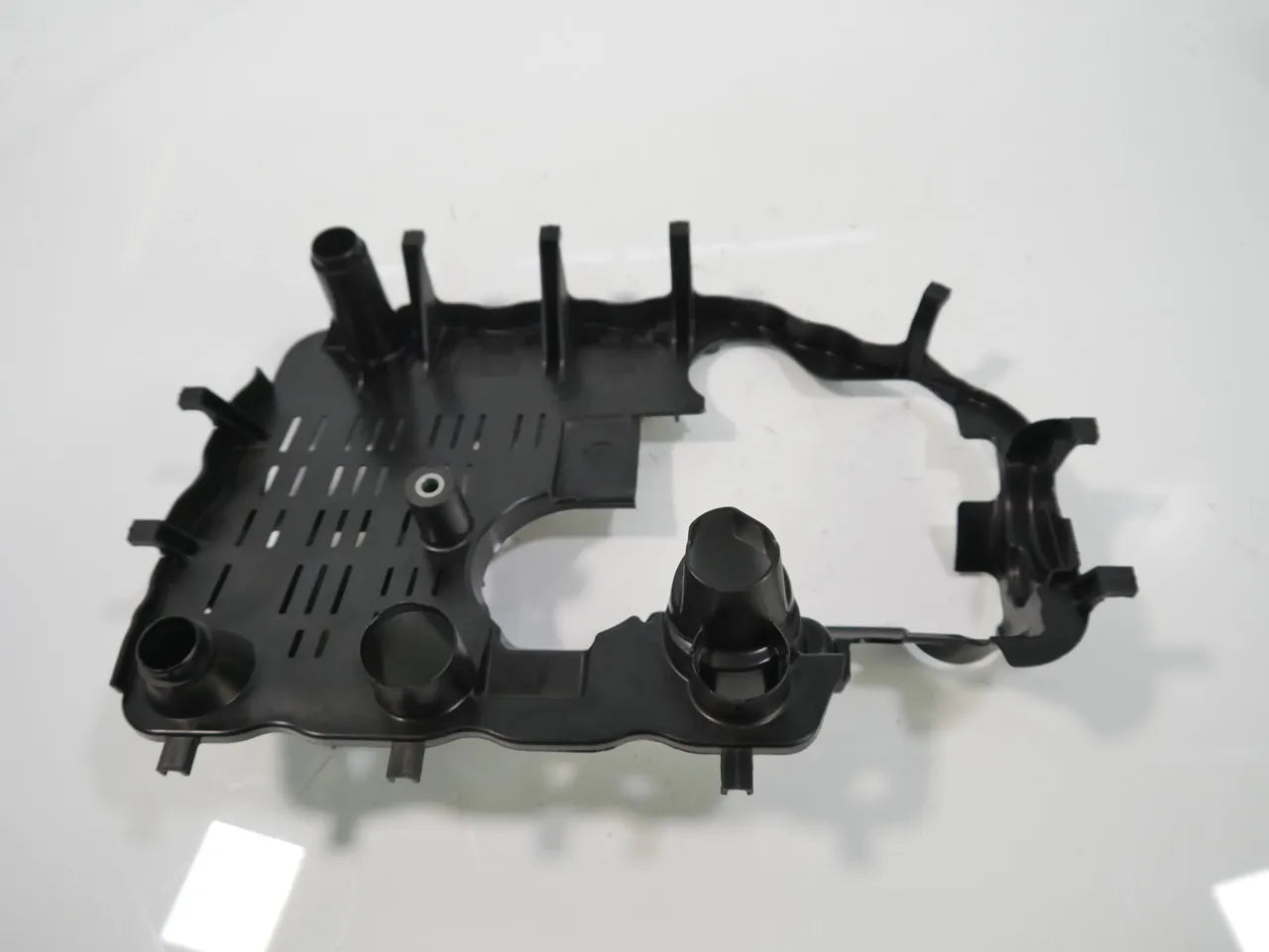 Placa deflectora Volkswagen Audi Passat B8 A3 2.0 TSI DDSA DDS DKZ CZP 06K103138Q