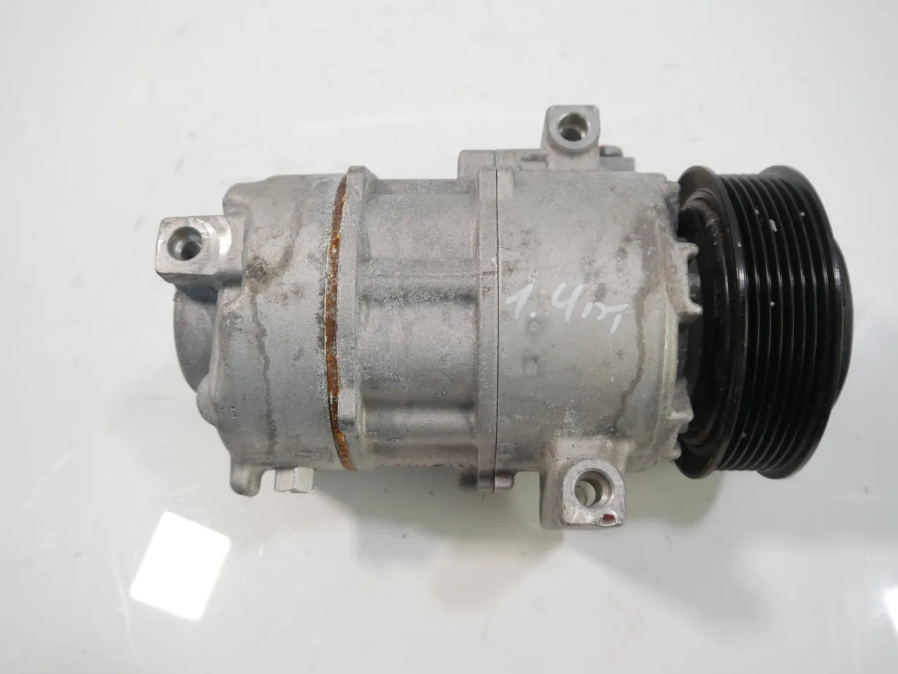 Compresor de aire acondicionado Kia Stonic 1.0 T-GDI G3LF 1E59E-37100