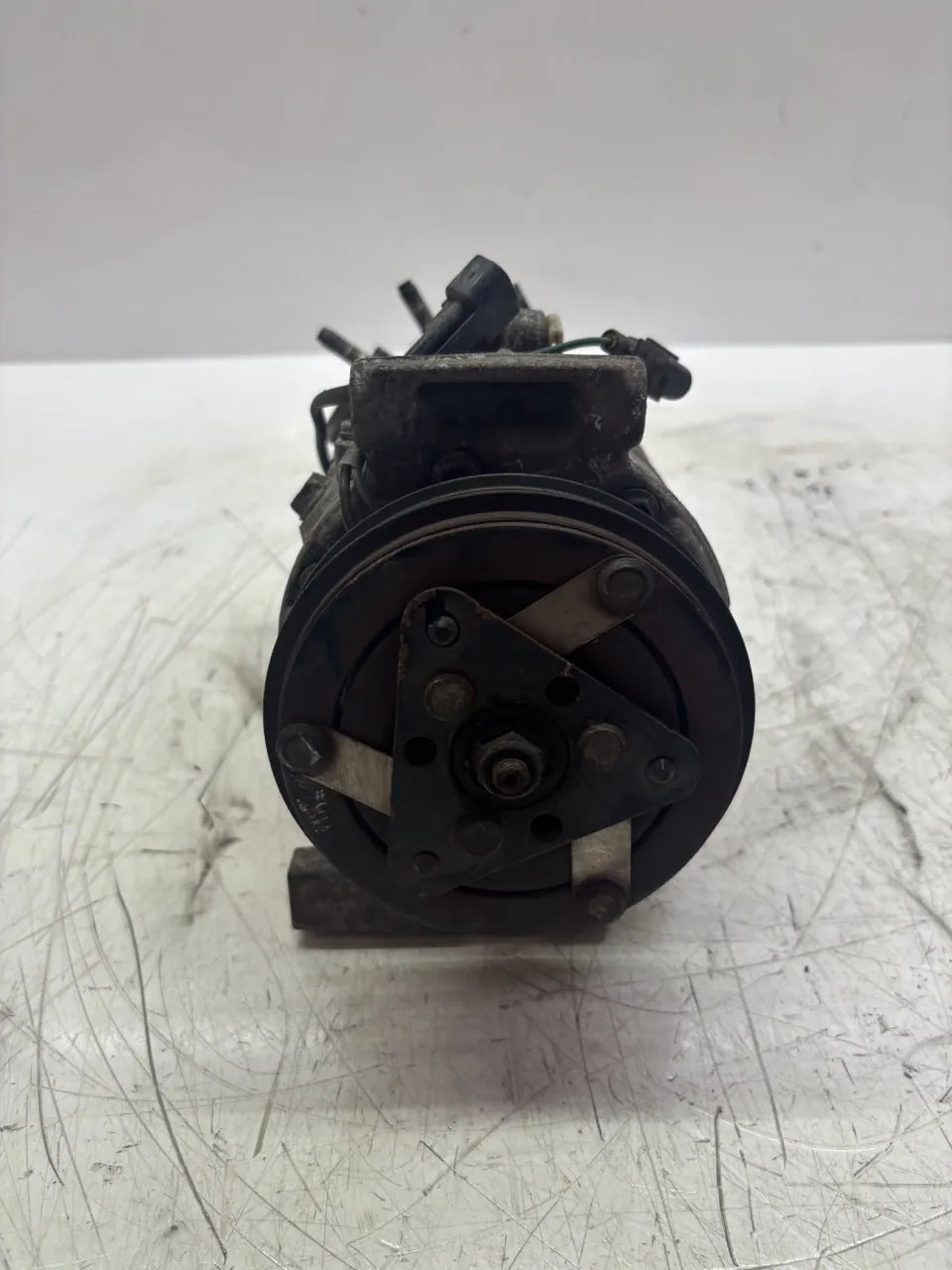 Compresor de aire acondicionado Volvo V70 III 2.0 D3 D4 D5204T3 31325030
