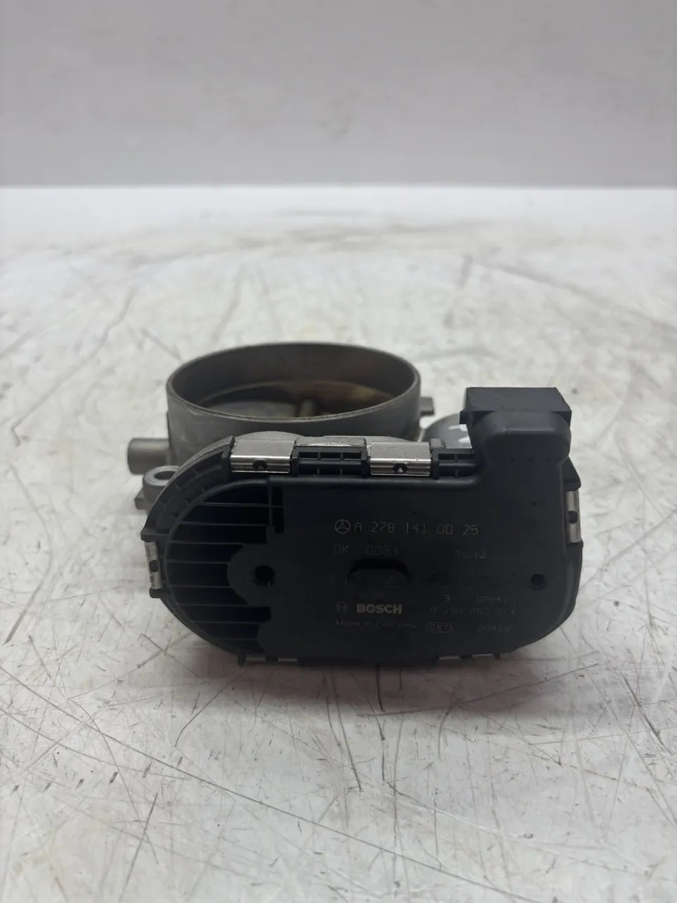 Mariposa Mercedes-Benz 4.7 V8 gasolina M278.928 M278 278.928 A2781410025