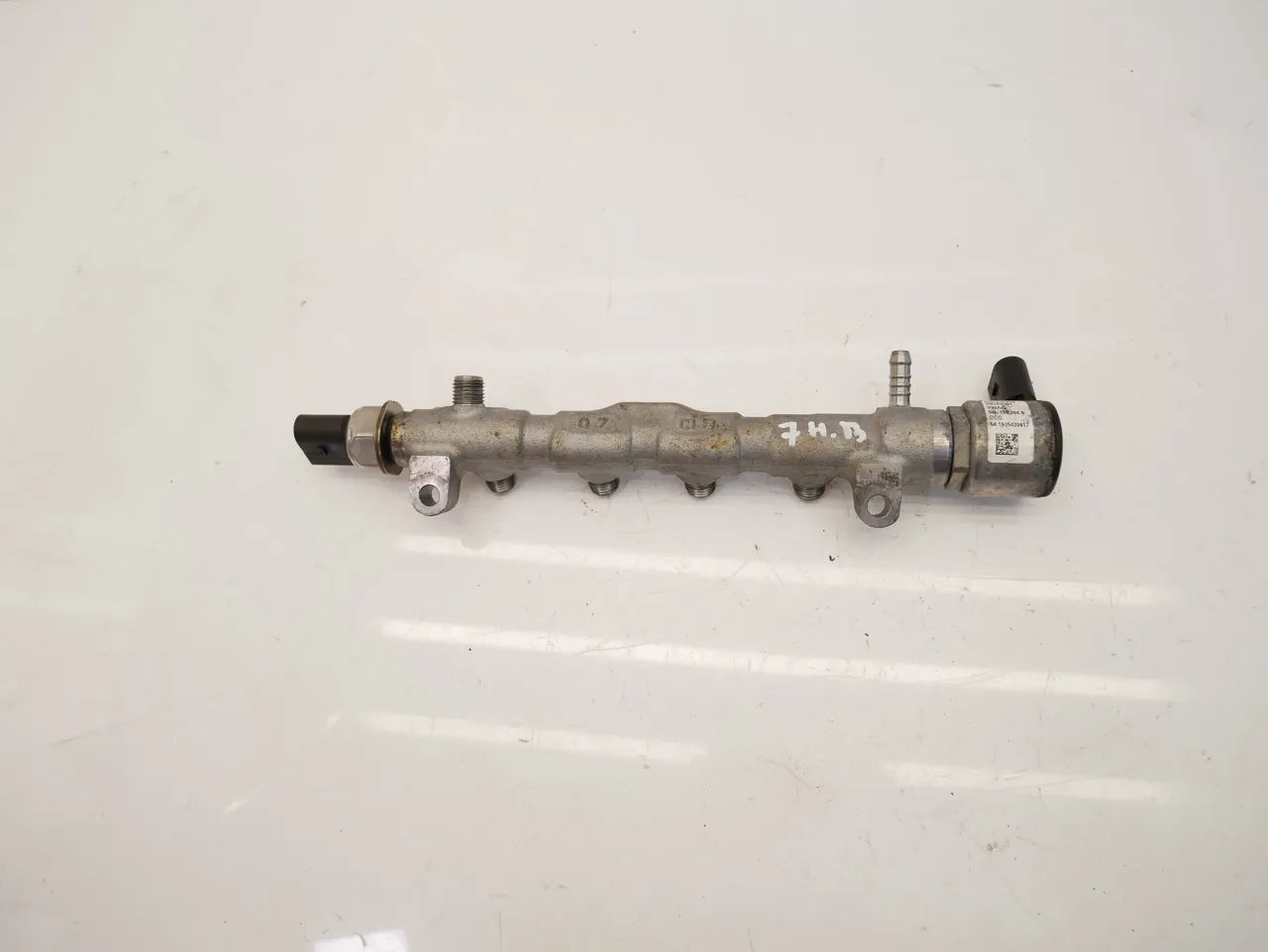 Tubo de raíl Volkswagen Transporter 2.0 TDi CXHA CXH 04L130093