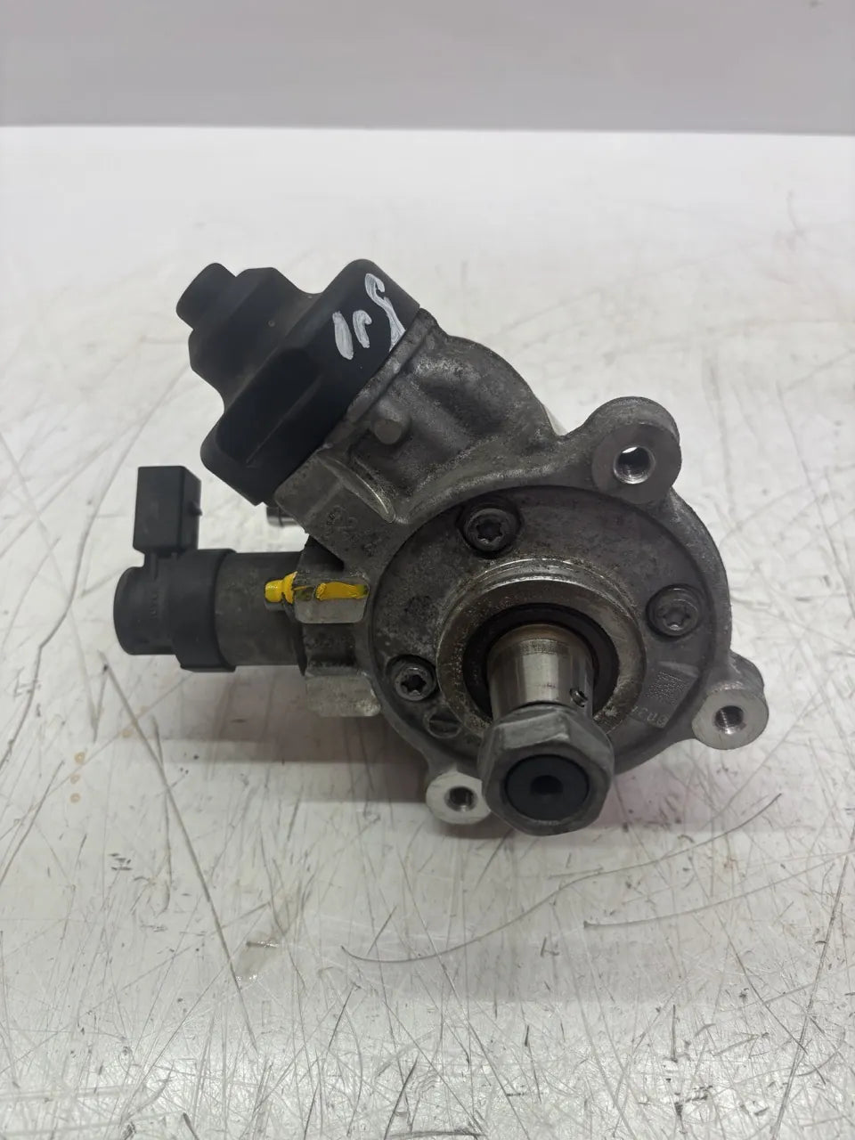 Bomba de alta presión Volkswagen Audi Seat Skoda Golf VII A3 1.6 TDI CLHA CLH 04L130755D