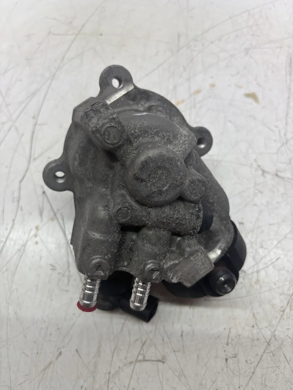 Bomba de alta presión Volkswagen Audi Seat Skoda Golf VII A3 1.6 TDI CLHA CLH 04L130755D