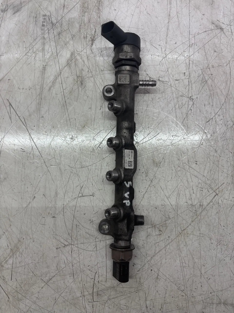 Tubo de carril Volkswagen Audi Seat Skoda Golf VII A3 Leon 1.6 TDI CLHA CLH 04L089B