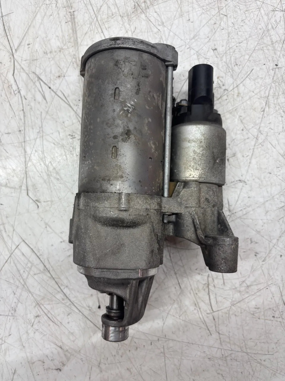 Motor de arranque Audi A4 A5 Q5 2.0 TDI DEUA DEU 04L911021B