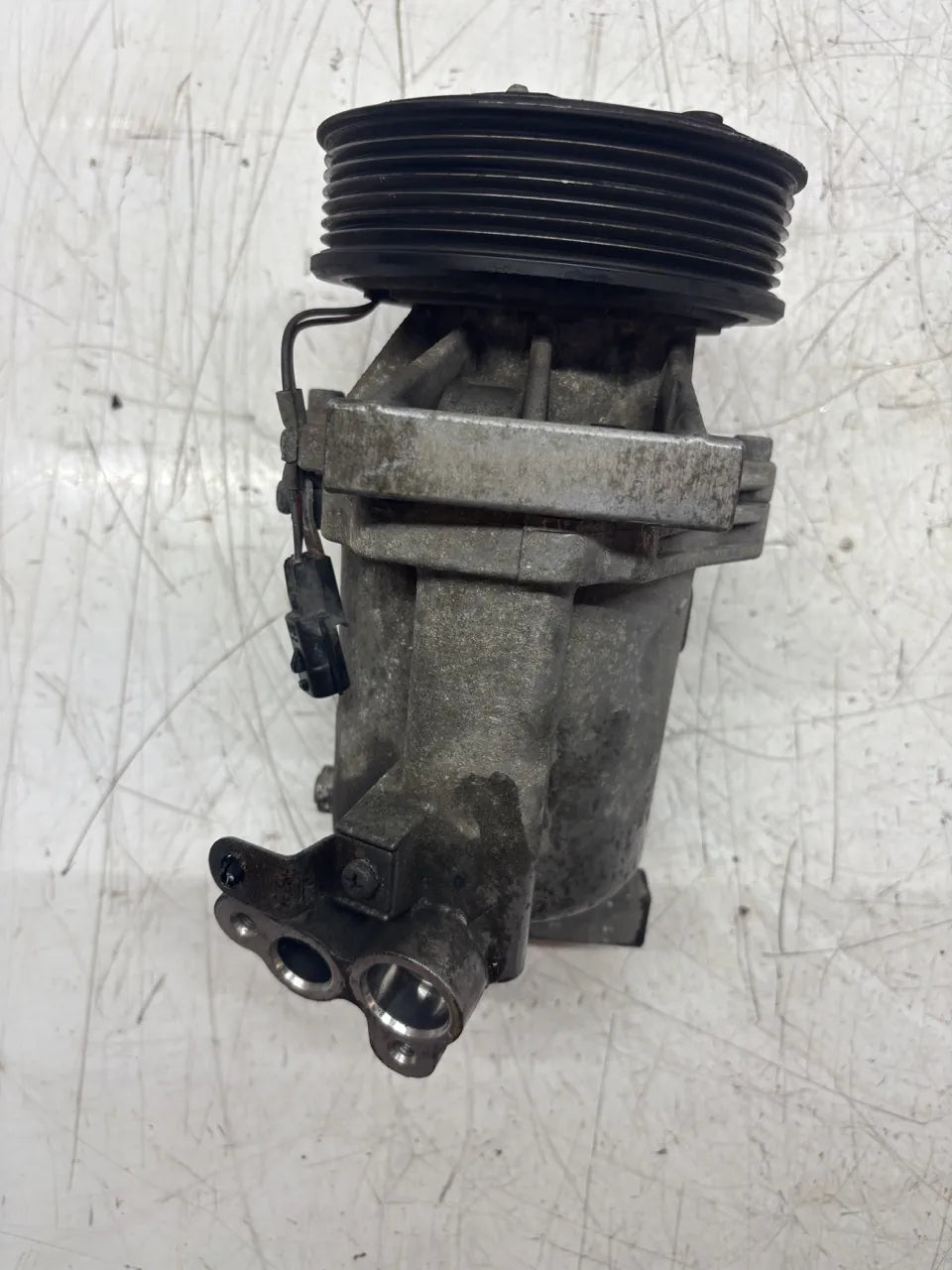 Compresor de aire acondicionado Nissan Pulsar C13 F15 J11 1.2 DIG-T HRA2DDT 926003ZL1A