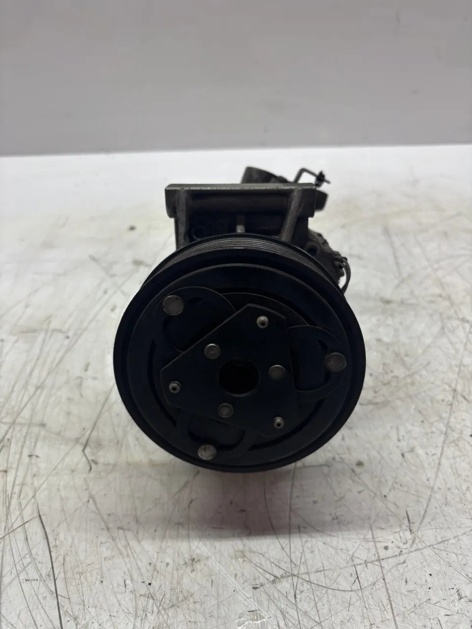 Compresor de aire acondicionado Nissan Pulsar C13 F15 J11 1.2 DIG-T HRA2DDT 926003ZL1A
