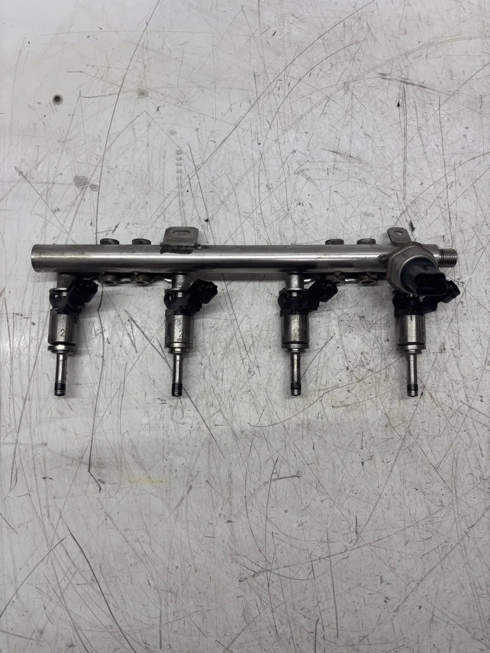 Riel inyector Nissan Pulsar C13 F15 J11 1.2 DIG-T HRA2DDT 175204385R