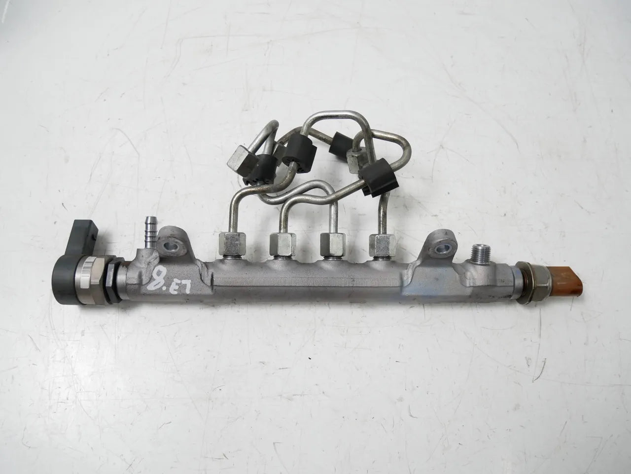 Tubo de ferrocarril Audi Volkswagen A3 EOS Passat Tiguan 2.0 TDI CBAB CBA 03L130089