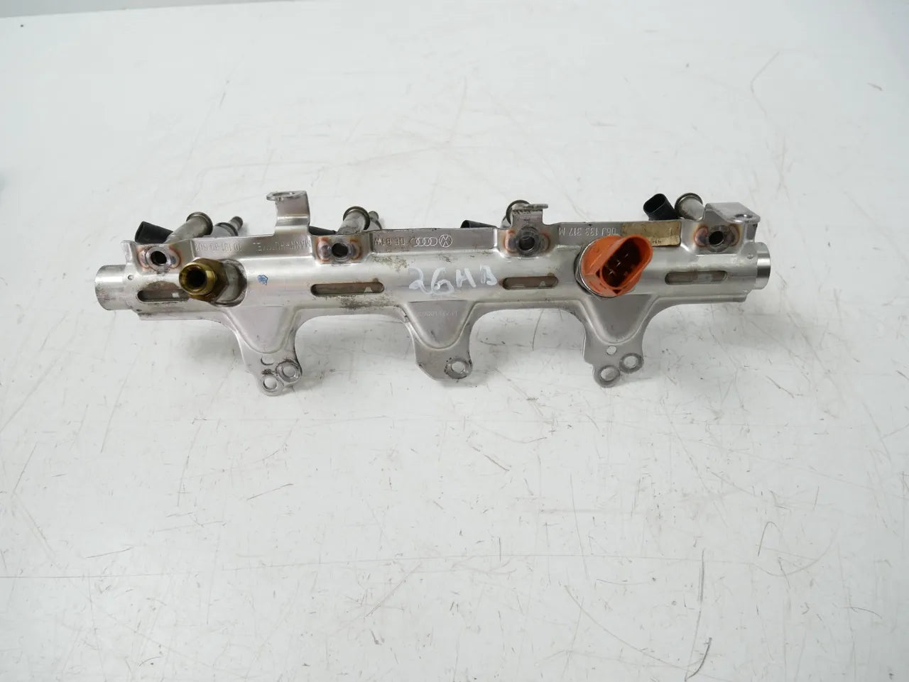 Rampa inyectora Audi Volkswagen A3 2.0 TFSI CCTA CCT CCZA BWA CBFA 06J133317M