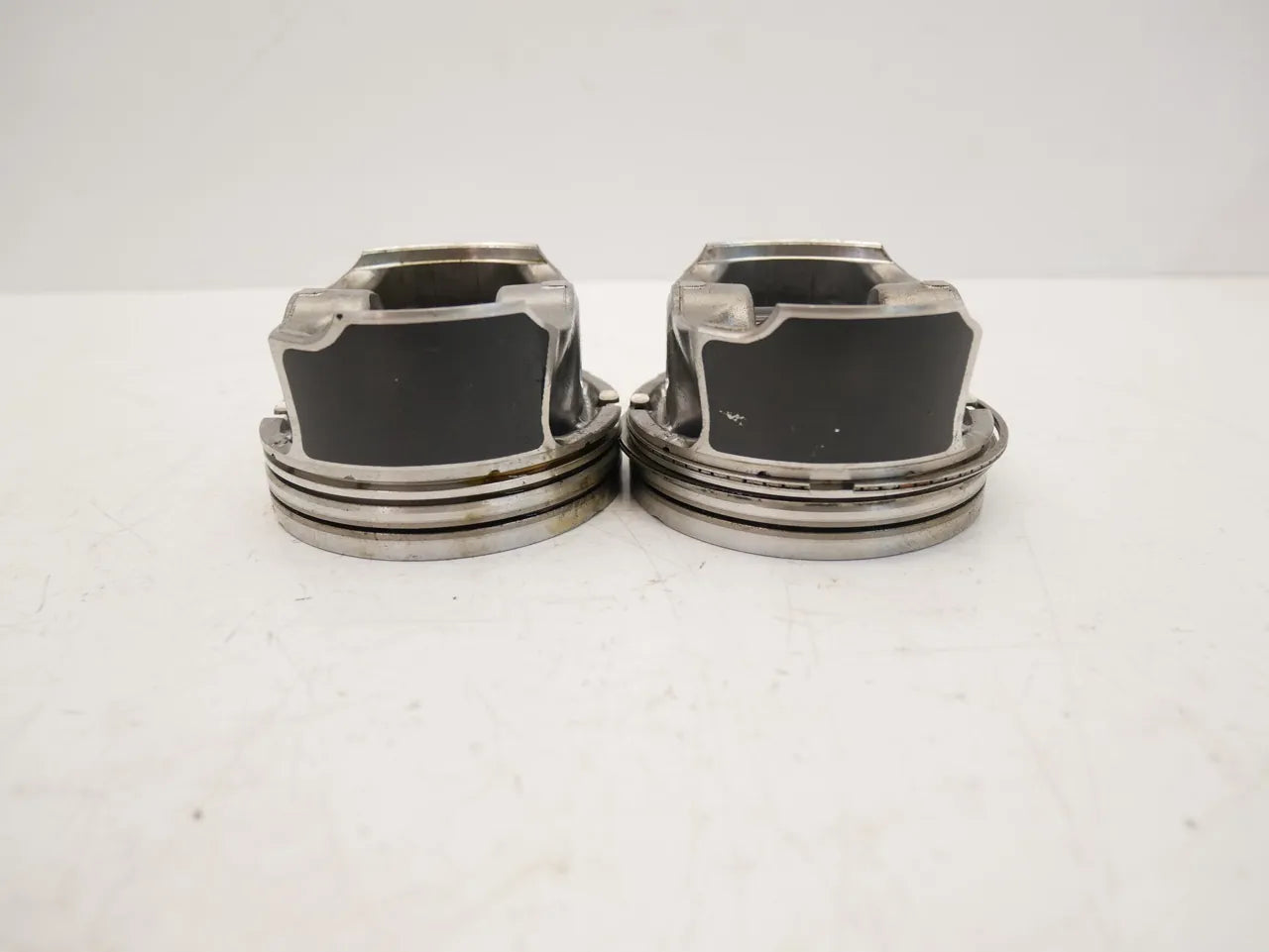 pistones Audi Volkswagen A3 Golf 2.0 TFSI CBFA CBF 06HBP 2 unidades