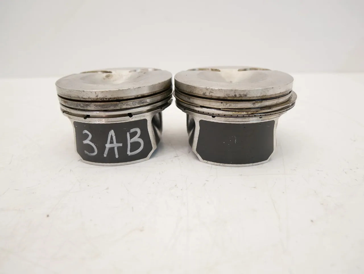 pistones Audi Volkswagen A3 Golf 2.0 TFSI CBFA CBF 06HBP 2 unidades