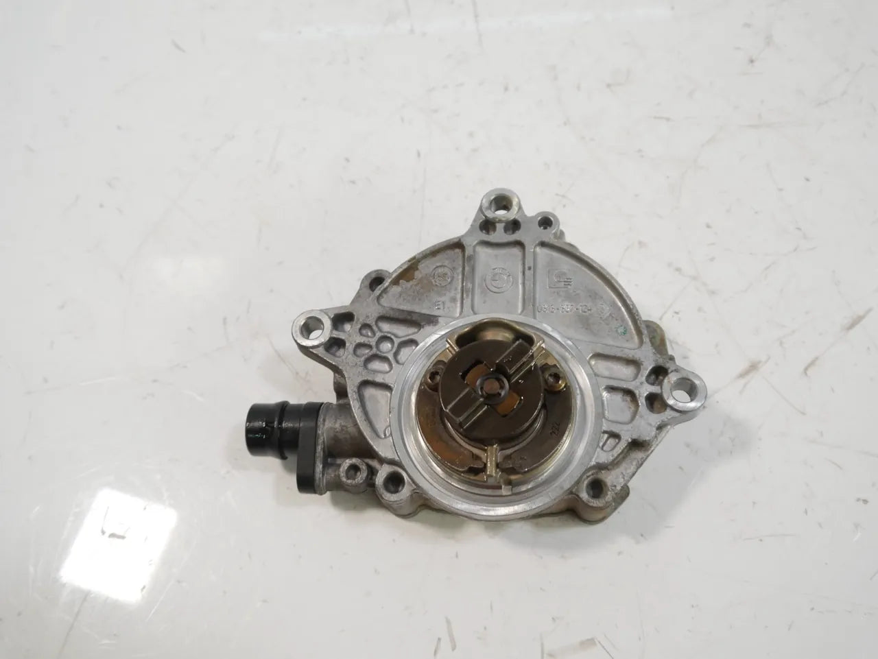 Bomba de vacío BMW Serie 1 E81 Serie 3 E90 2.0 N43B20A N43B20U0 7547024