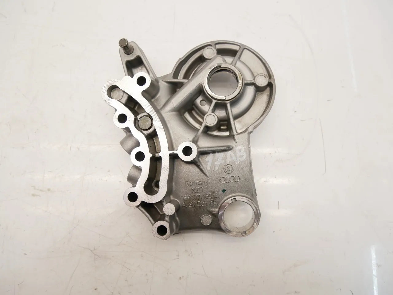 Tapa Audi Volkswagen A3 Golf Passat 2.0 TFSI CBFA CBF 06H103166G