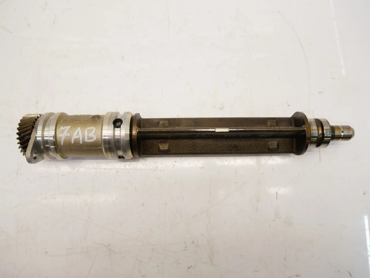 Eje balanceador Audi Volkswagen A3 Golf VI 2.0 TFSI TSI CBFA CBF 06H103331