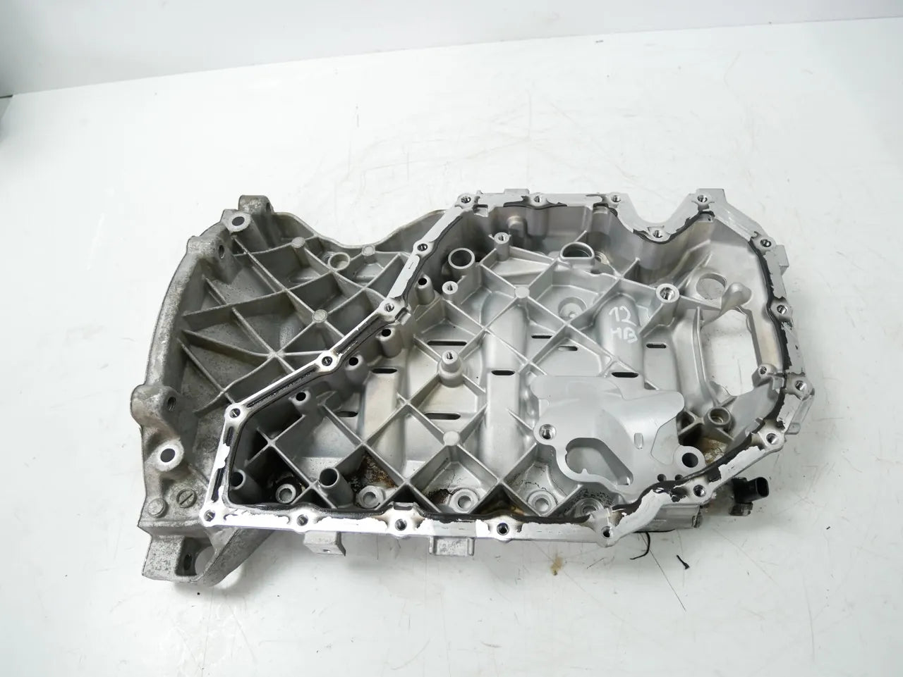 Pieza superior del cárter de aceite Audi A5 A6 2.0 TFSI quattro CAED CAEA CAEB CAE 06H103603S