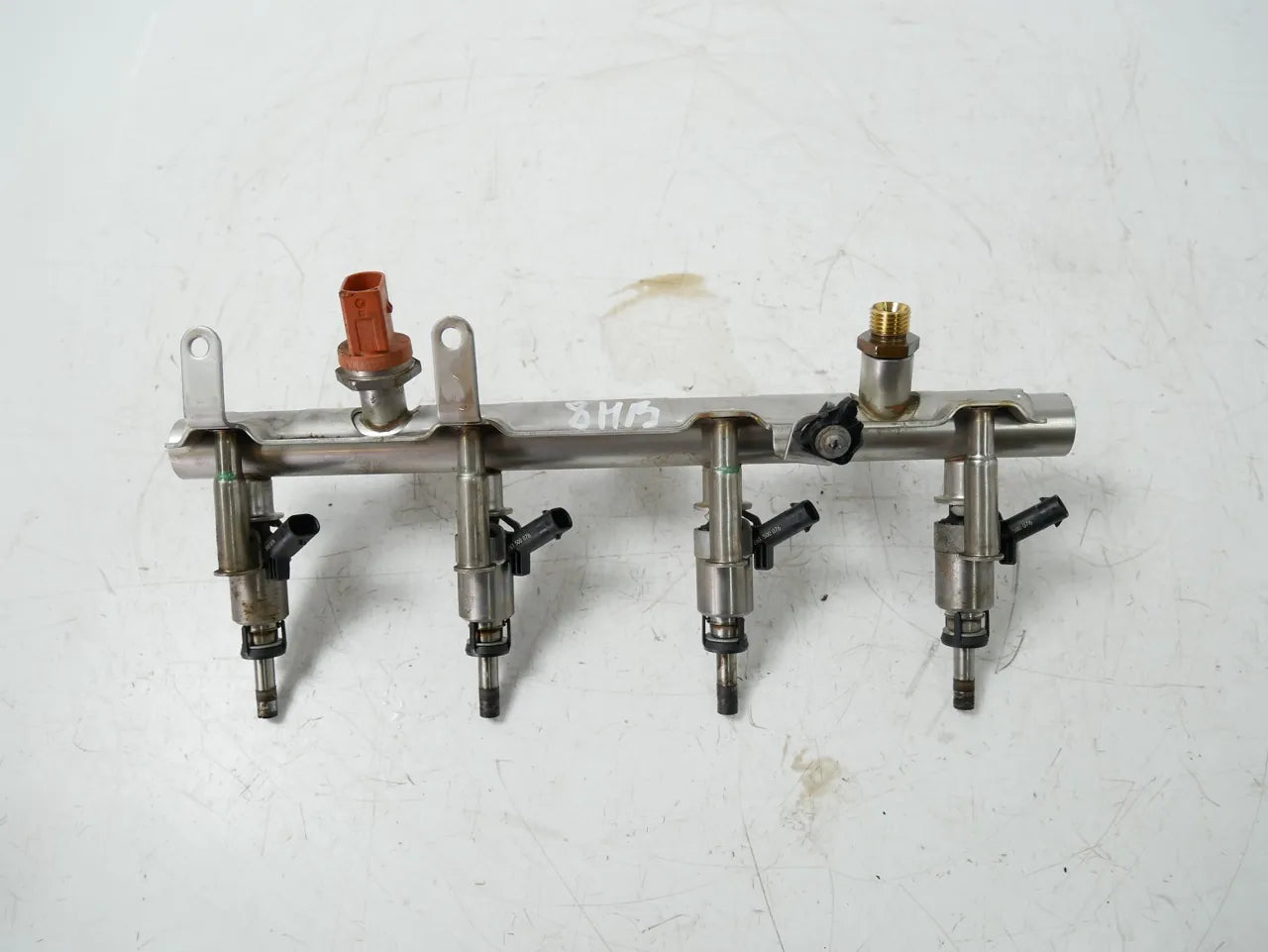 Rampa inyectora Audi A5 A6 2.0 TFSI quattro CAED CAEA CAEB CAE 06J133317M