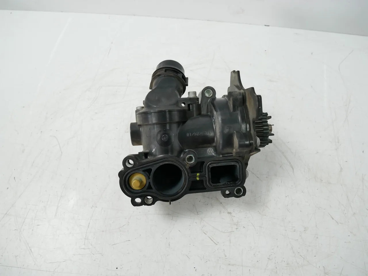 Bomba de agua Audi A6 2.0 TFSI quattro CAED CAEA CAEB CAE 06J121026P