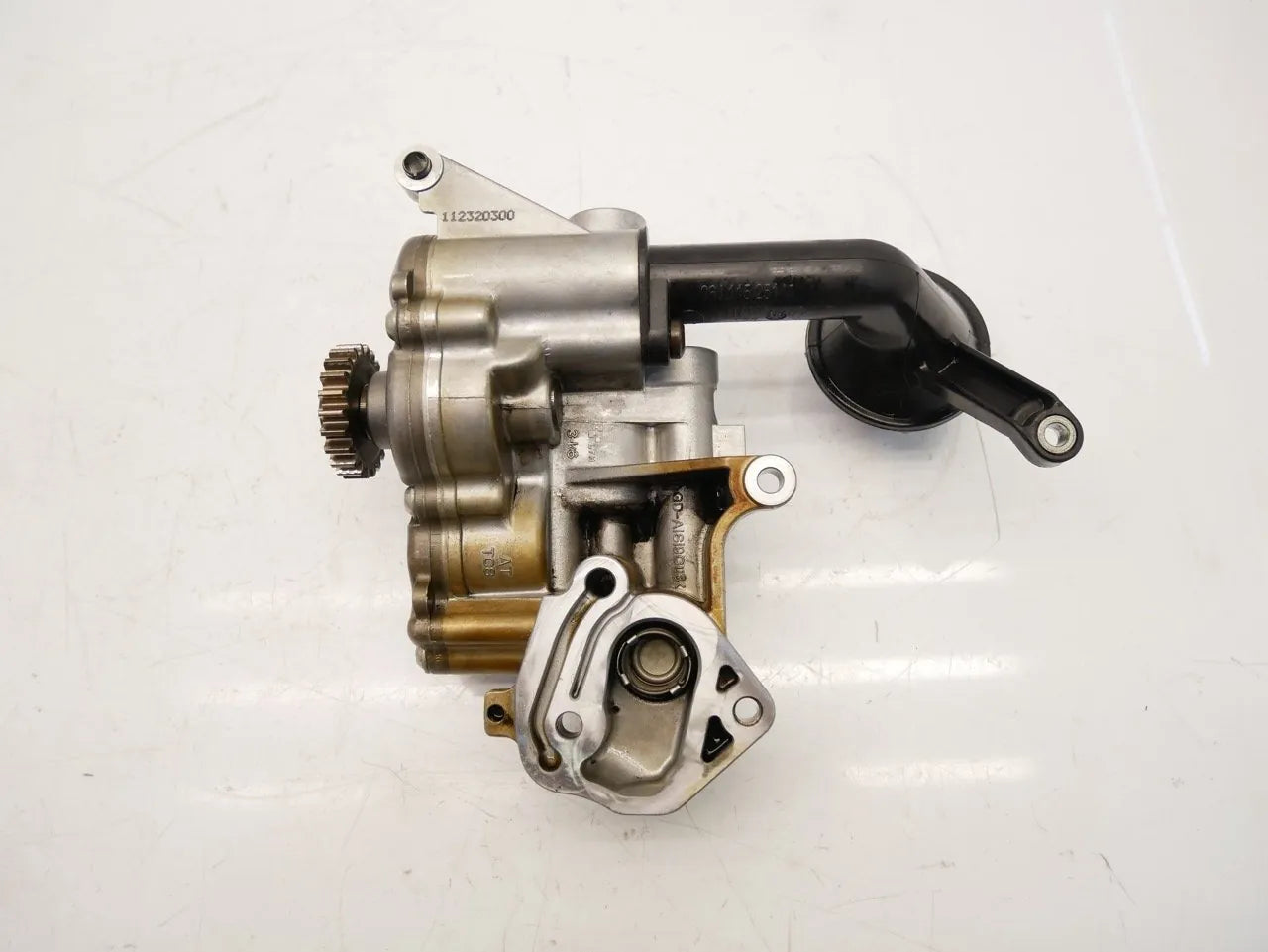 Bomba de aceite Audi Volkswagen Q3 TT Golf VI Passat B6 2.0 TFSI TSI CCTA CCT 06J115106AB