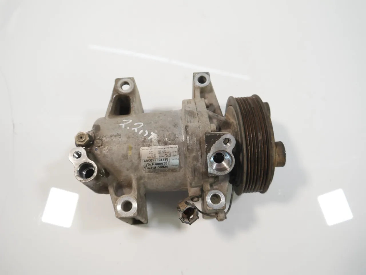 Compresor de aire acondicionado Nissan Navara D40 2.5 dCi 4WD YD25DDTi YD25 92600-KH70A
