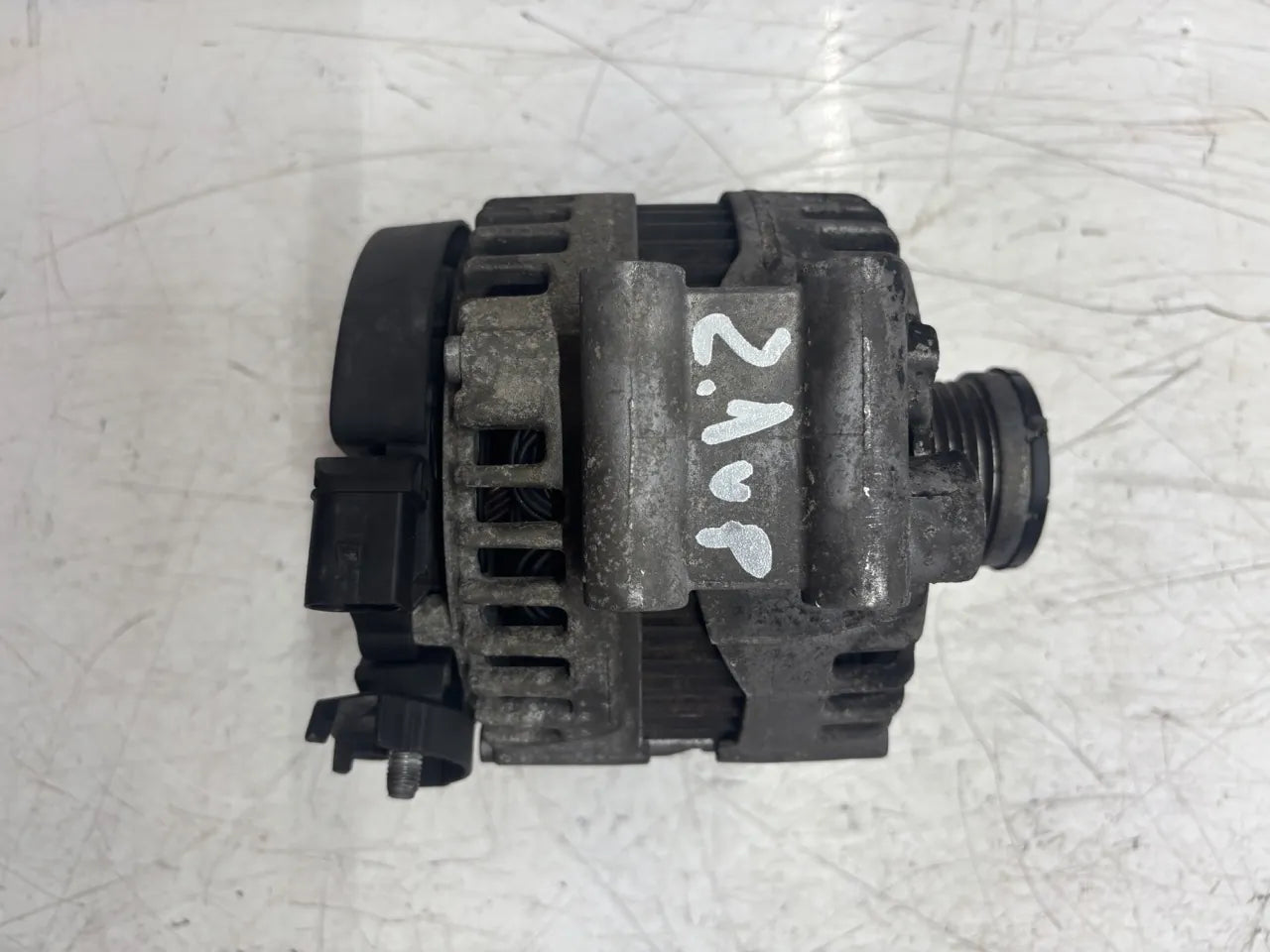 Alternador BMW Serie 3 E90 E91 E92 E93 3.0 330i N52B30A N52 7555926