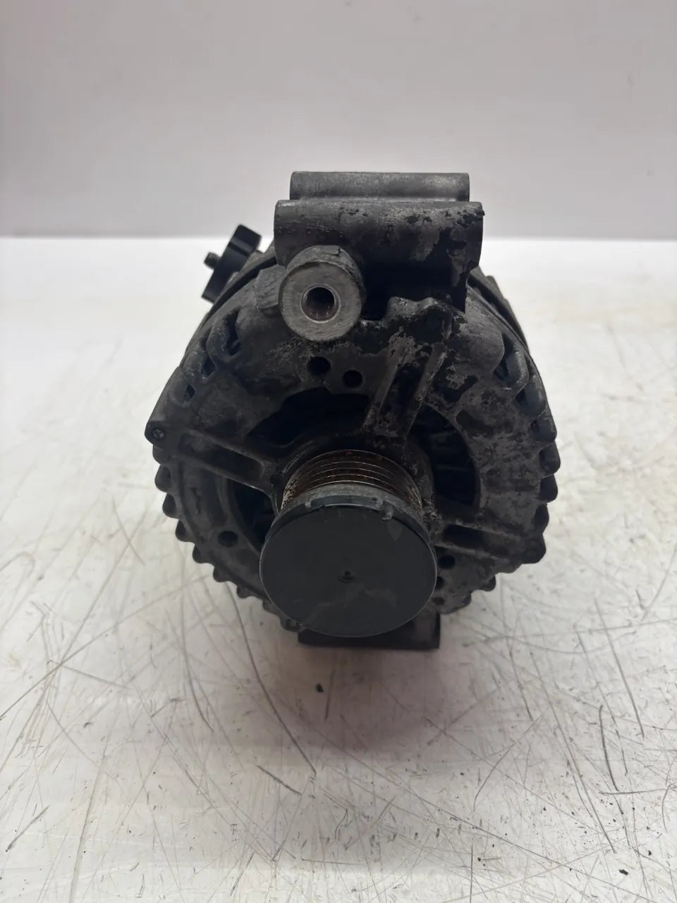 Alternador BMW Serie 3 E90 E91 E92 E93 3.0 330i N52B30A N52 7555926