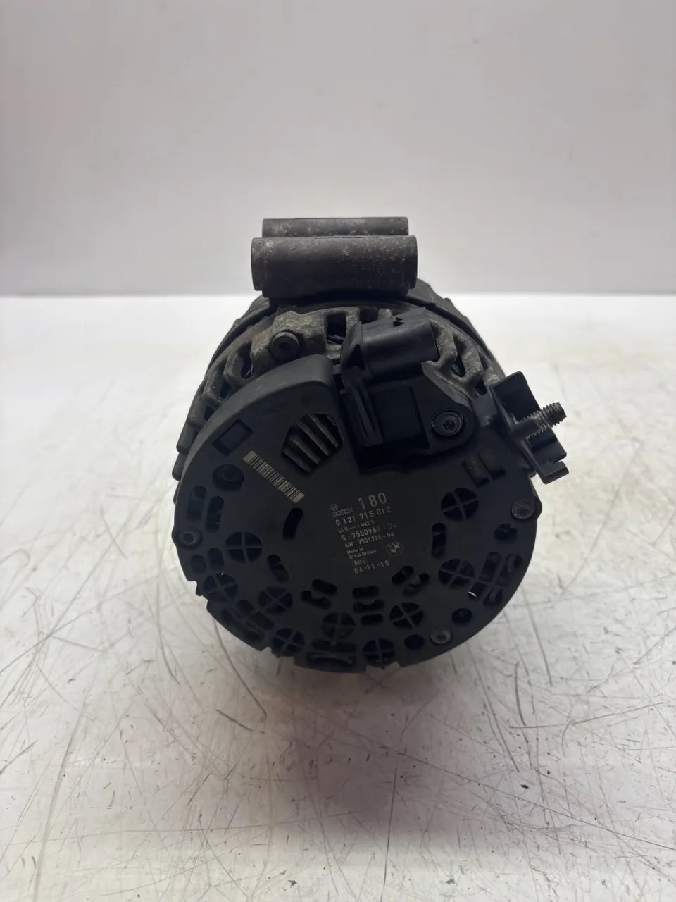 Alternador BMW Serie 3 E90 E91 E92 E93 3.0 330i N52B30A N52 7555926