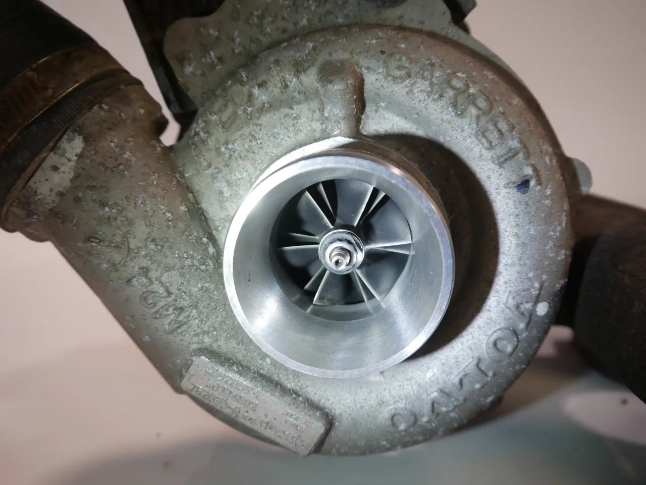 Turbocompresor Volvo V70 MK3 2.4 D D5244T5 D52 30774992