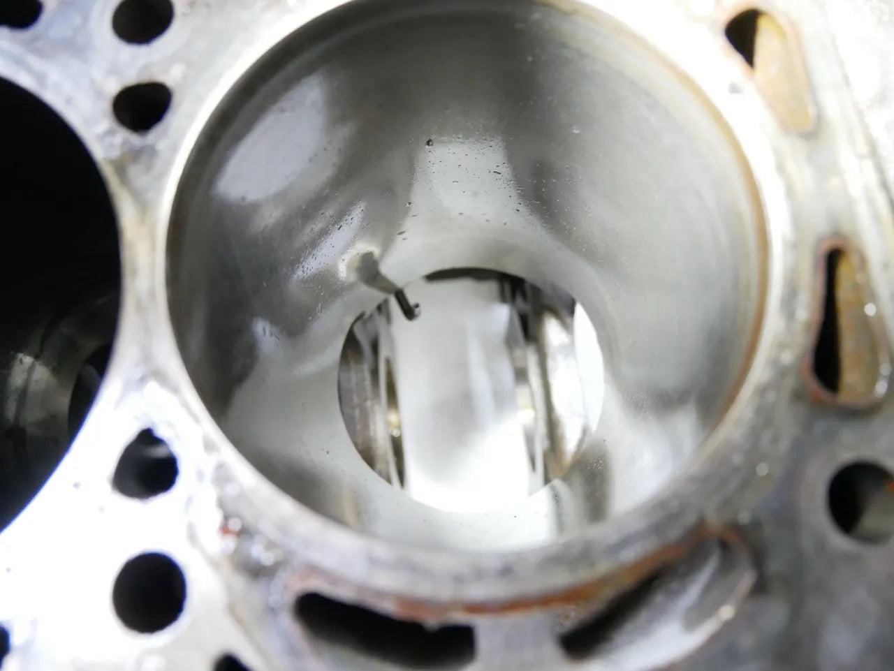 Bloque motor Defectuoso Audi Volkswagen A3 Golf VI Jetta 2.0 TFSI TSI CFBA CBF 06H103021J