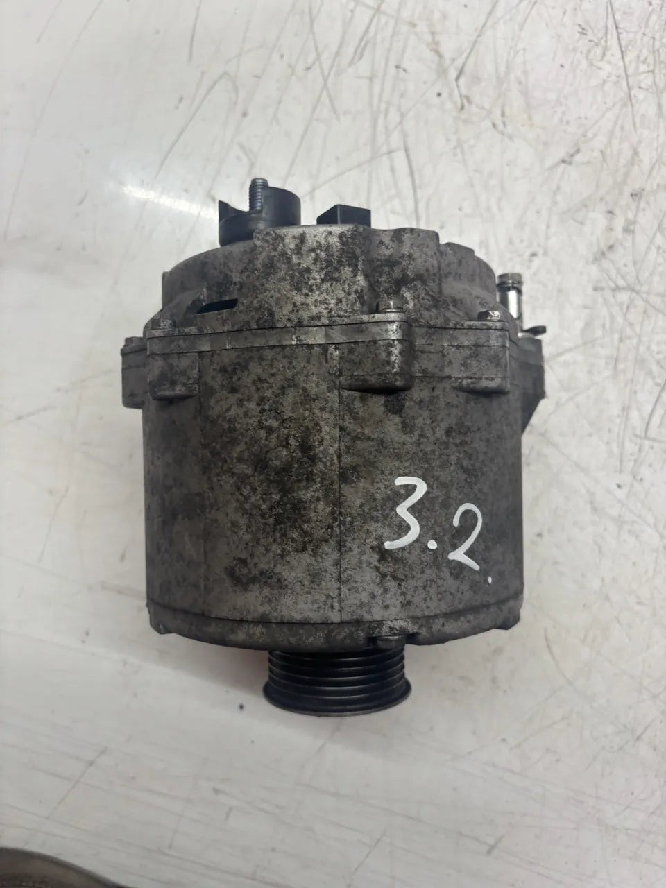 Alternador Volkswagen Touareg 3.0 V6 TDI BKS 059903018X