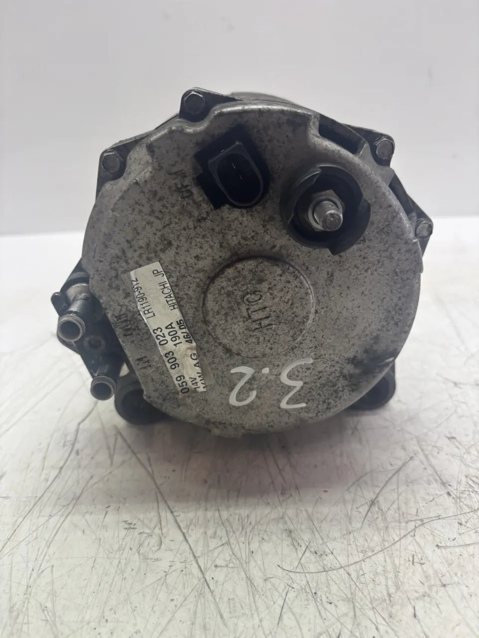 Alternador Volkswagen Touareg 3.0 V6 TDI BKS 059903018X