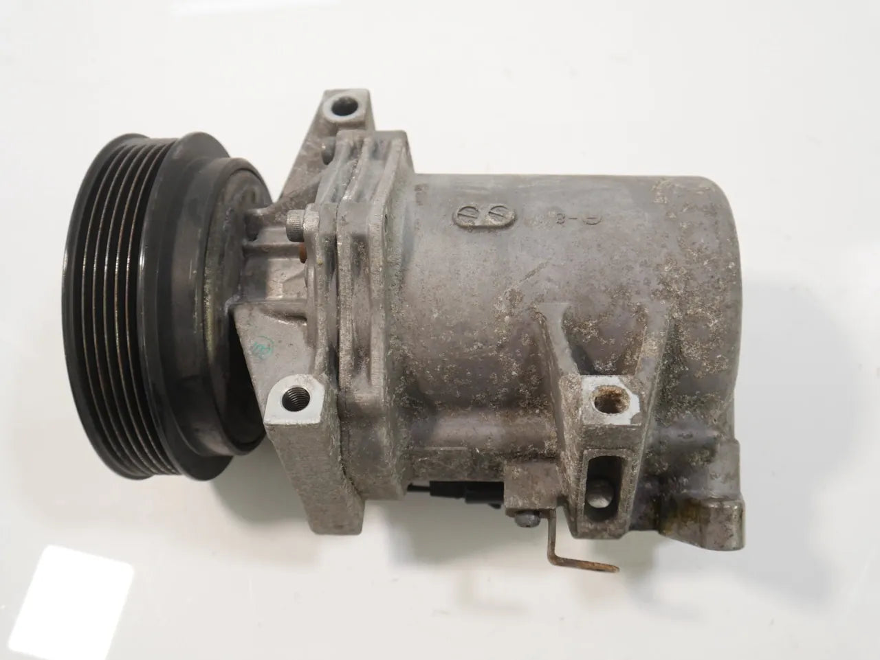 Compresor de aire acondicionado Nissan Juke Qashqai 1.5 dCi K9K636 K9K 92600-3VC6B