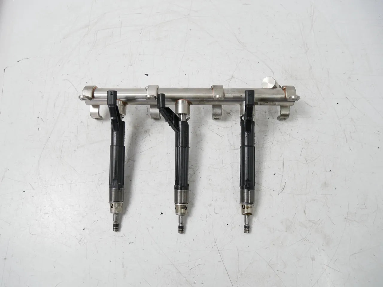 Rampa inyectora Audi Porsche Volkswagen Q8 3.0 TSI DCBD DCBE DCB MDC.BE 06M133315L