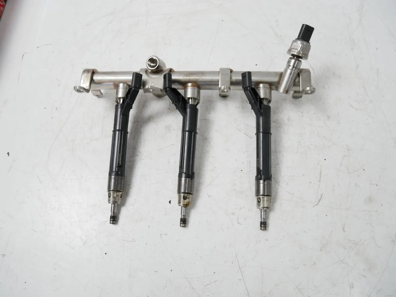 Rampa inyectora Audi Porsche Volkswagen Q8 3.0 TSI DCBD DCBE DCB MDC.BE 06M133316L