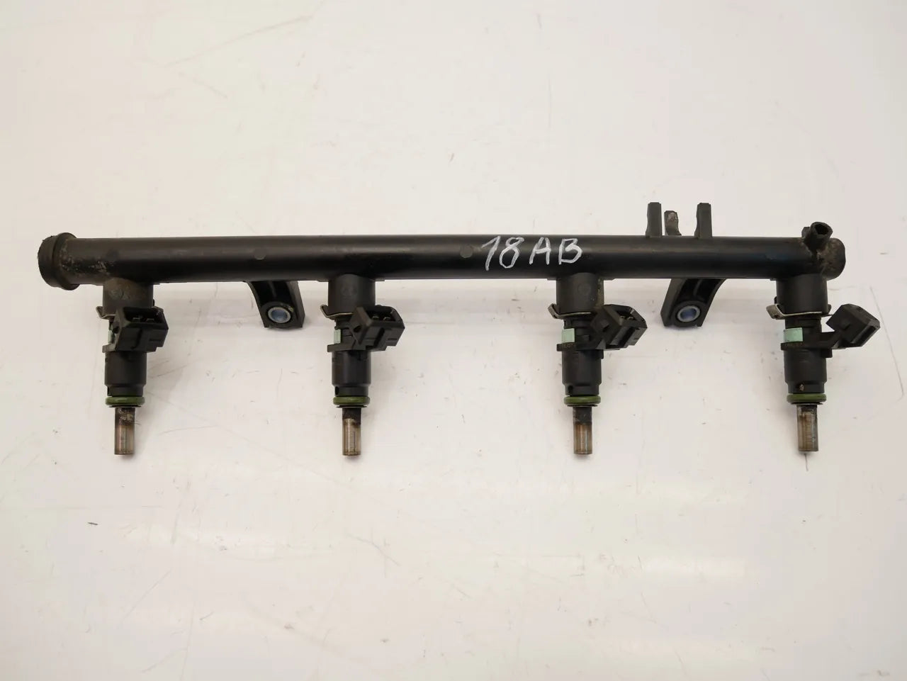 Rail de inyectores Renault Clio 2.0 Sport F4R830 F4R 8200053030