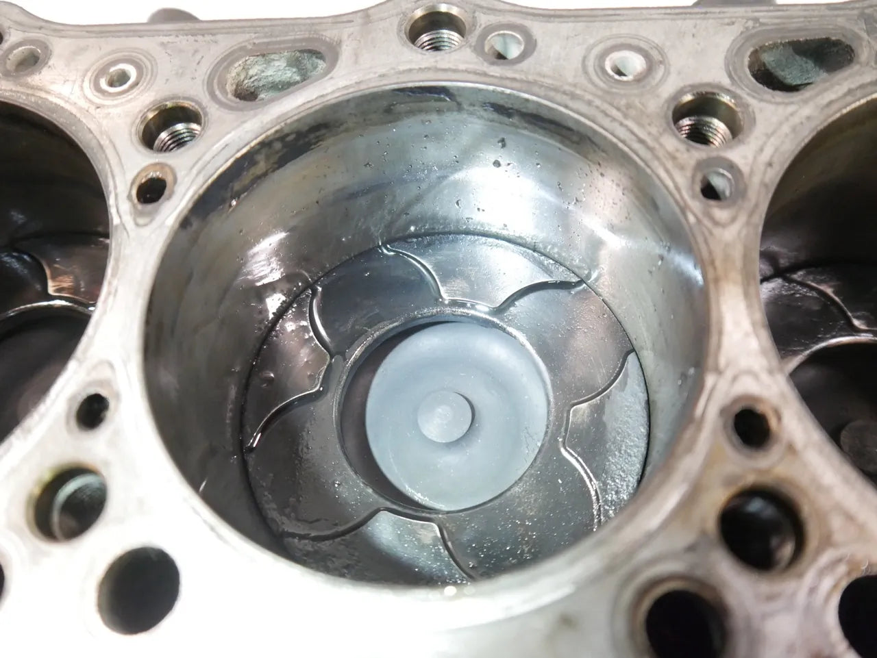 Bloque motor cigüeñal accionamiento Mitsubishi L200 Pajero MK4 3,2 DI-D 4M41 1050A485