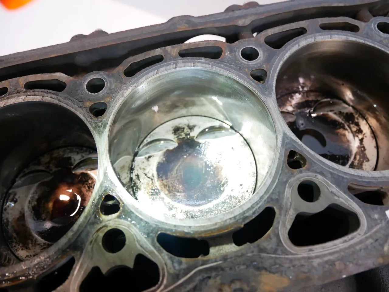 Bloque motor cigüeñal accionamiento Audi A4 B8 A5 A6 C7 2.0 TFSI CAED CAE 06H103021L