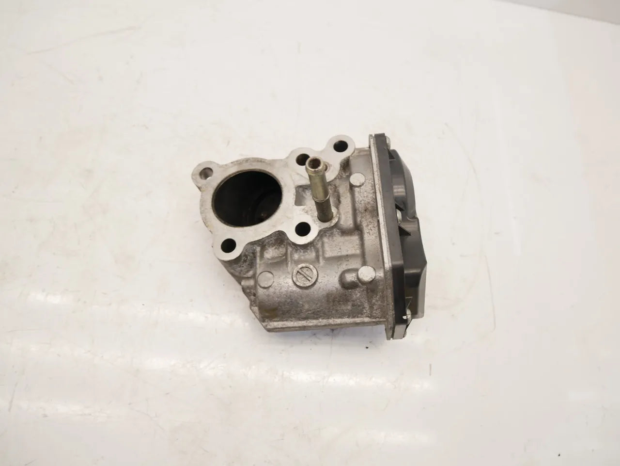 Válvula EGR Toyota Hilux 2.8 D 1GD-FTV 1GD 25800-0E010
