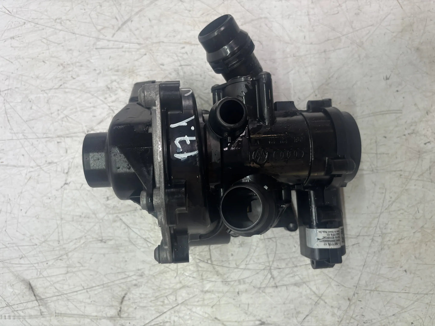 Bomba de agua Audi A3 Q3 TT 2.0 TFSI DHHA DHH 06L121111M