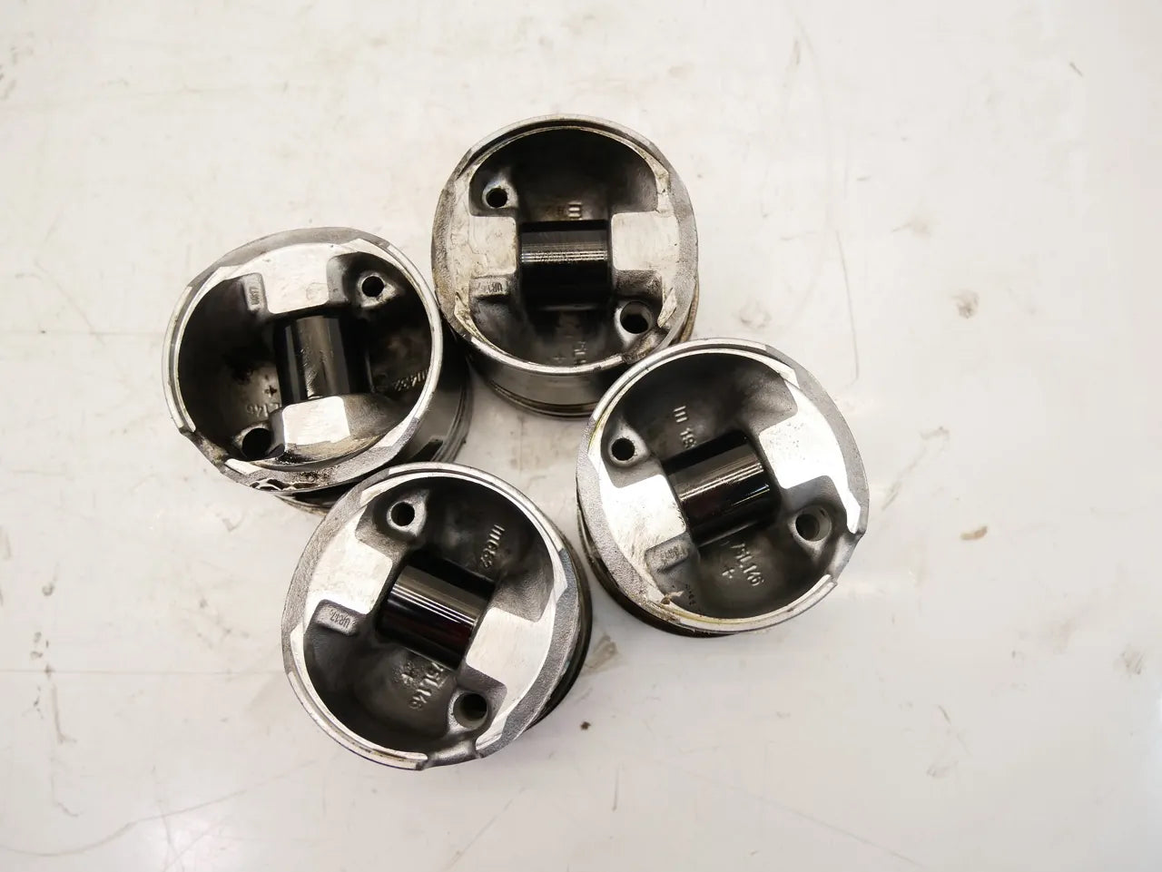 pistones Opel Vivaro 1.5 Diesel DV5RUCD D15DT 75L146 4 unidades